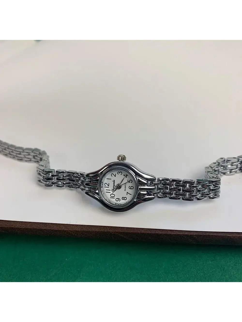 Minimalistic Silver and White round dainty stainless steel y2k 2000s style watch